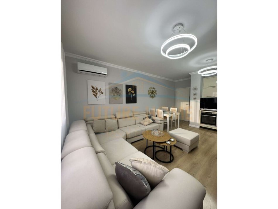 Tirane, shitet apartament 2+1+Ballkon Kati 2, 112 m² 200.000 € (RRUGA 5 MAJI)
