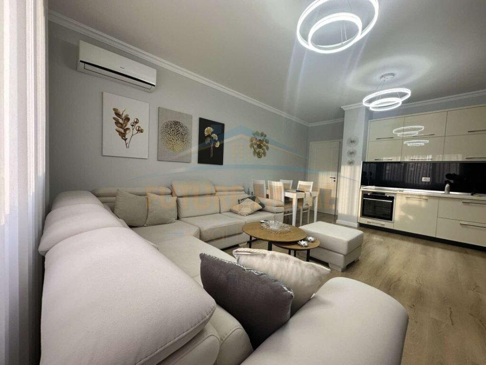 Tirane, shitet apartament 2+1+Ballkon Kati 2, 112 m² 200.000 € (RRUGA 5 MAJI)