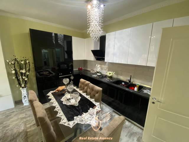 Durres, jepet me qera apartament 2+1+A Kati 5, 100 m² 500 Euro (🏡Lagja 13,Plazh Durres)