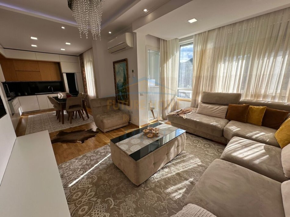 Tirane, shitet apartament 3+1 Kati 3, 123 m² 270.000 € (Kopshti Botanik)