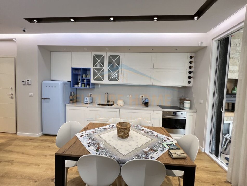 Durres, shitet apartament 2+1+Ballkon Kati 1, 100 m² 320.000 € (San Pietro, Gjiri i Lalzit)