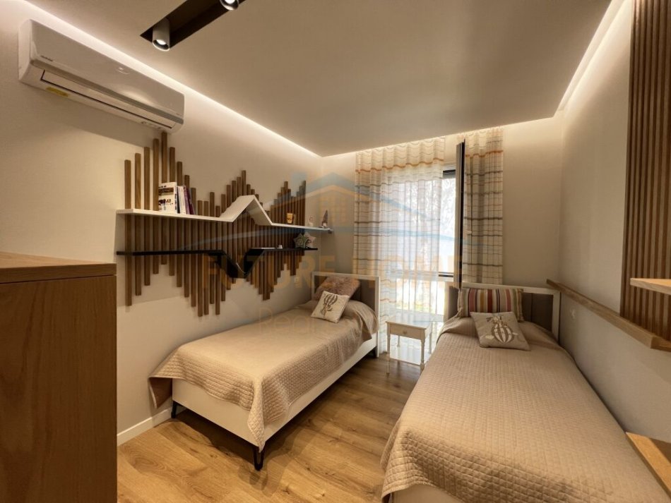 Durres, shitet apartament 2+1+Ballkon Kati 1, 100 m² 320.000 € (San Pietro, Gjiri i Lalzit)