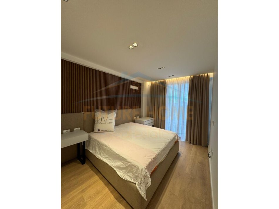 Tirane, shitet apartament 2+1 , 