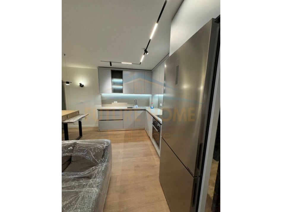 Tirane, shitet apartament 2+1 , 