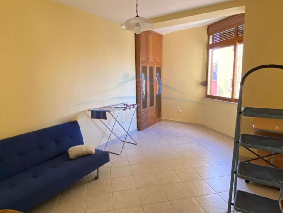 Tirane, jepet me qera apartament 2+1 Kati 4, 90 m² 650 € (SHKOLLA E BALETIT)