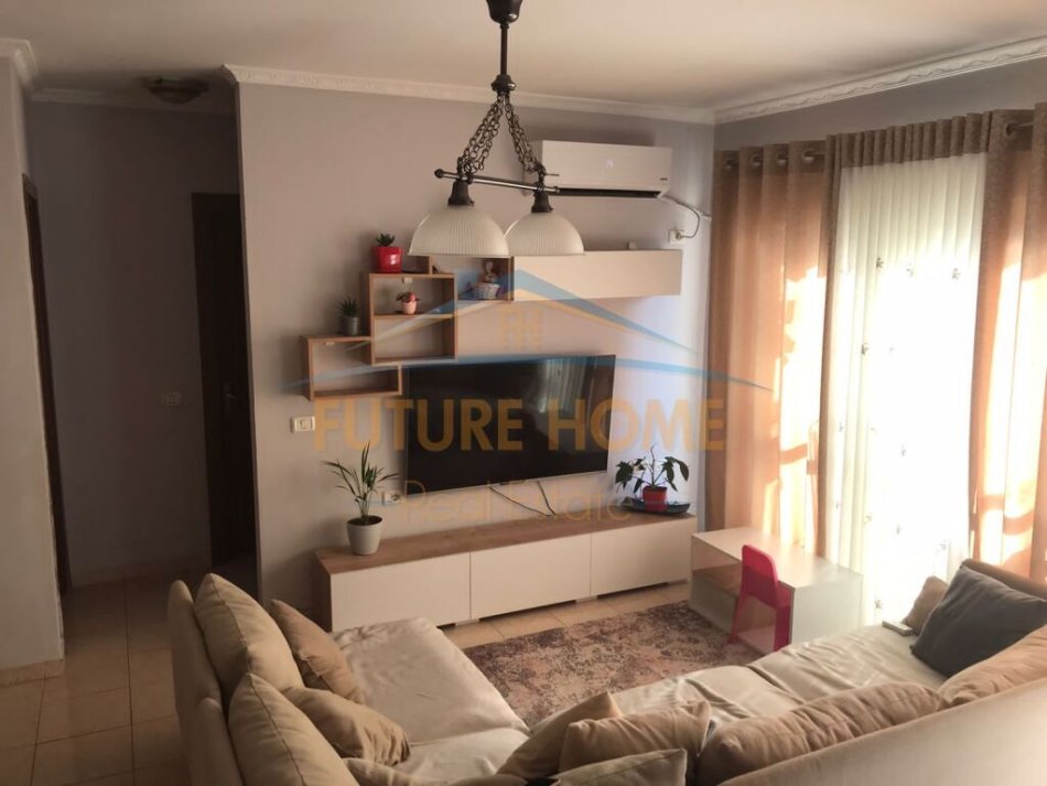 Tirane, shitet apartament 2+1+Ballkon Kati 5, 82 m² 125.000 € (Ish Fusha Aviacionit)