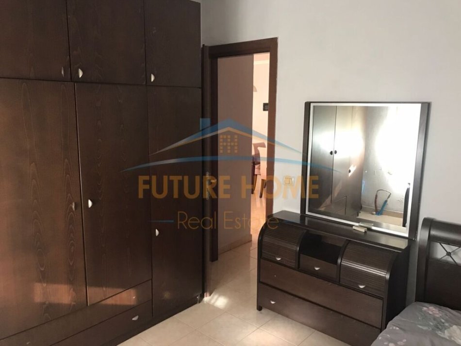 Tirane, shitet apartament 2+1+Ballkon Kati 5, 82 m² 125.000 € (Fusha Aviacionit)