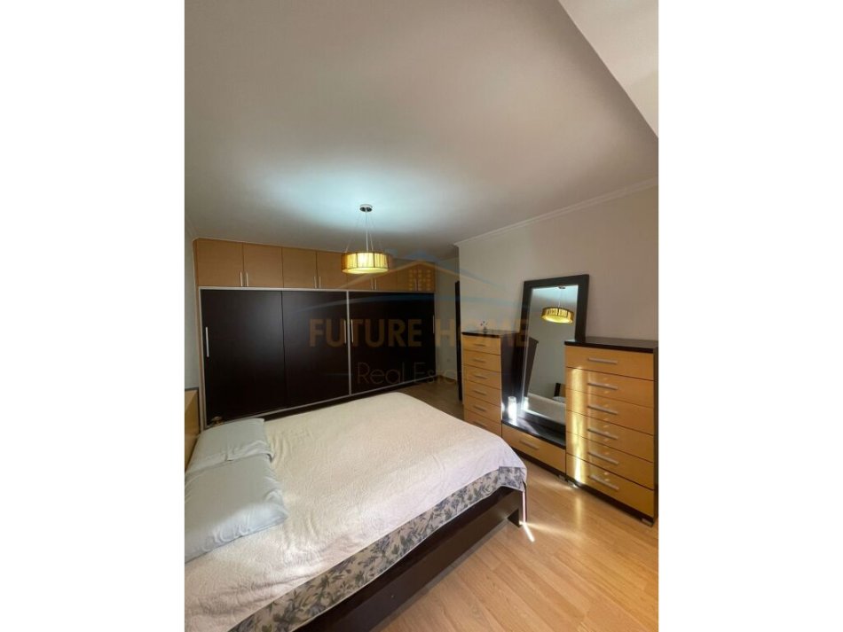 Tirane, jepet me qera apartament duplex 2+1 Kati 3, 128 m² 1.100 € (Rezidenca Kodra e Diellit 1)