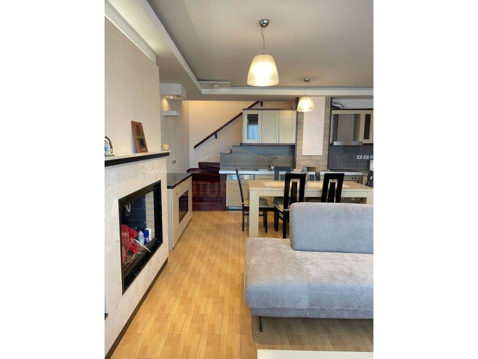 Tirane, jepet me qera apartament duplex 2+1 Kati 3, 128 m² 1.100 € (Rezidenca Kodra e Diellit 1)