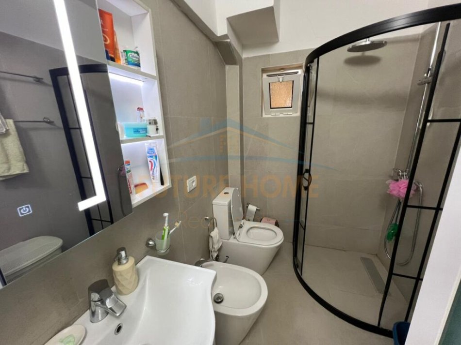 Durres, shitet apartament 1+1 Kati 4, 56 m² 65.000 € (Prane Spitalit, Durres)