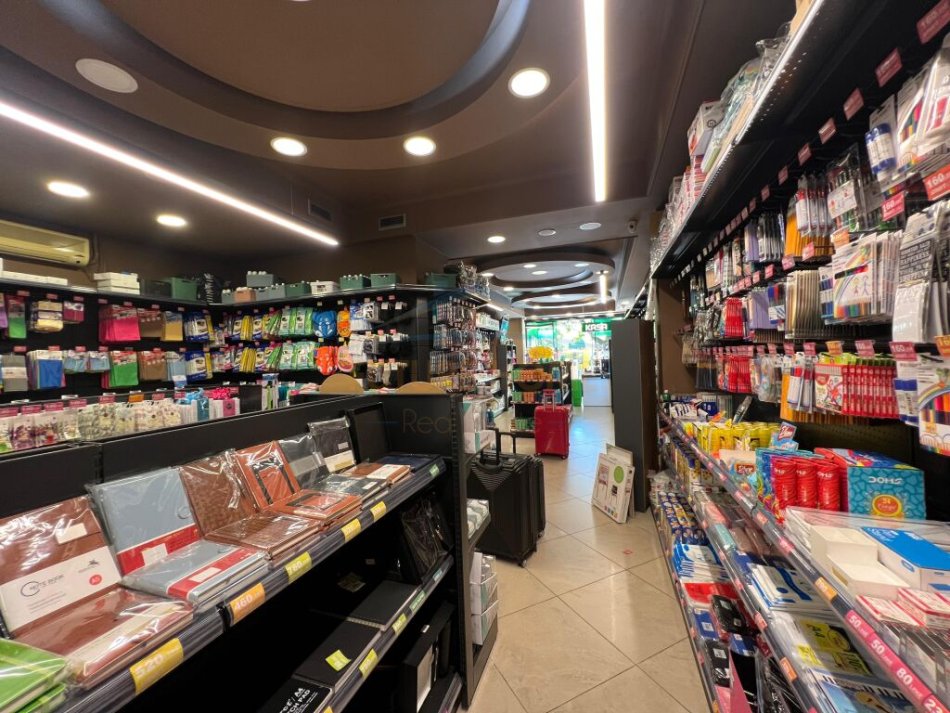 Tirane, jepet me qera ambjent biznesi Kati 0, 220 m² 4.000 € (Sami Frasheri)