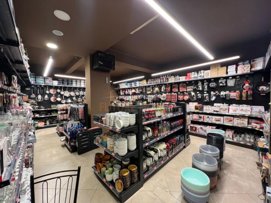 Tirane, jepet me qera ambjent biznesi Kati 0, 220 m² 4.000 € (Sami Frasheri)