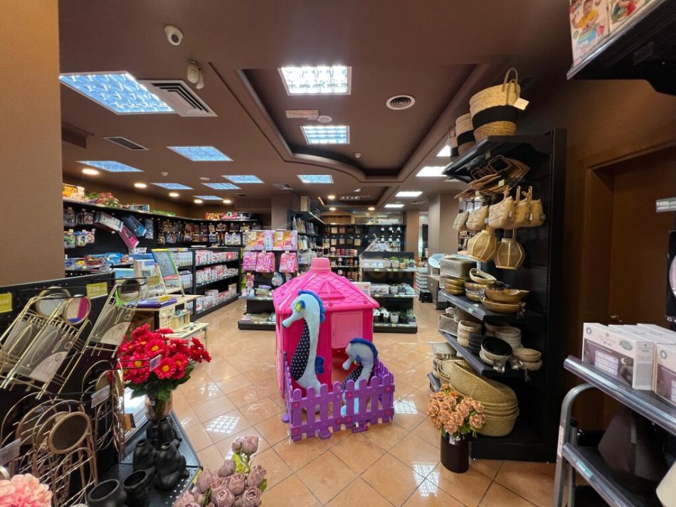 Tirane, jepet me qera ambjent biznesi Kati 0, 220 m² 4.000 € (Sami Frasheri)