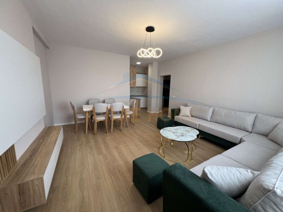 Tirane, shitet apartament 2+1+Ballkon Kati 7, 89 m² 120.000 € (Unaza e Re)