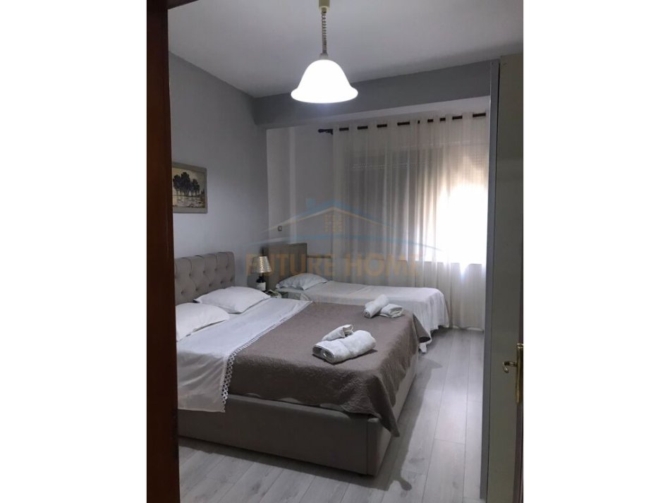 Tirane, jepet me qera apartament 1+1 Kati 2, 75 m² 650 € (Qender Tirane)