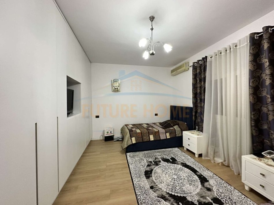 Tirane, shitet apartament 5+1 Kati 0, 565 m² 350.000 € (vore)