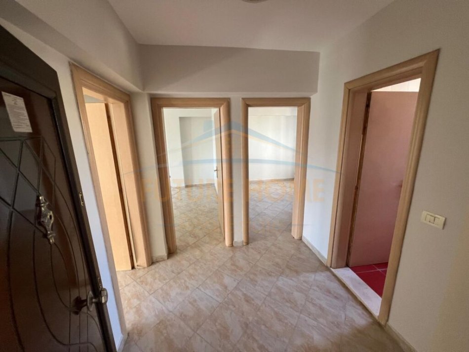 Durres, jepet me qera apartament 2+1 Kati 2, 67 m² 500 € (Blue Star , Durres)