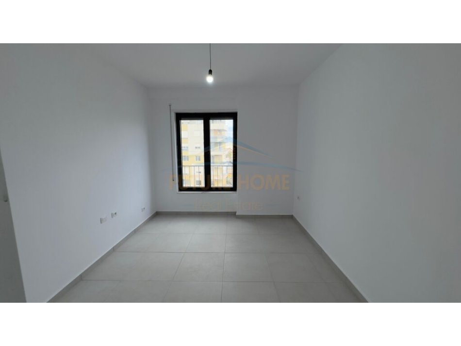 Tirane, jepet me qera apartament 2+1 Kati 4, 100 m² 750 € (Stacioni i Trenit)