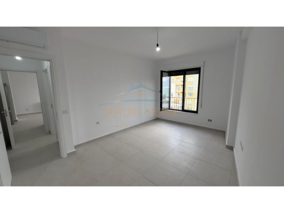 Tirane, jepet me qera apartament 2+1 Kati 4, 100 m² 750 € (Stacioni i Trenit)