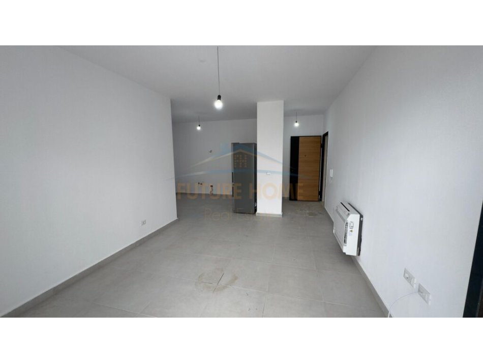 Tirane, jepet me qera apartament 2+1 Kati 4, 100 m² 750 € (Stacioni i Trenit)