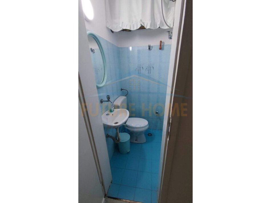 Tirane, jepet me qera dyqan Kati 0, 50 m² 350 € (STADIUMI DINAMO TIRANE)