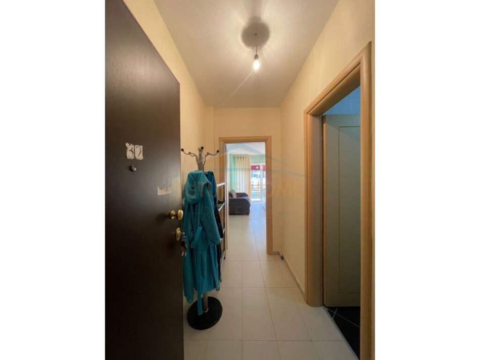 Tirane, jepet me qera apartament 2+1+Ballkon Kati 7, 98 m² 600 € 