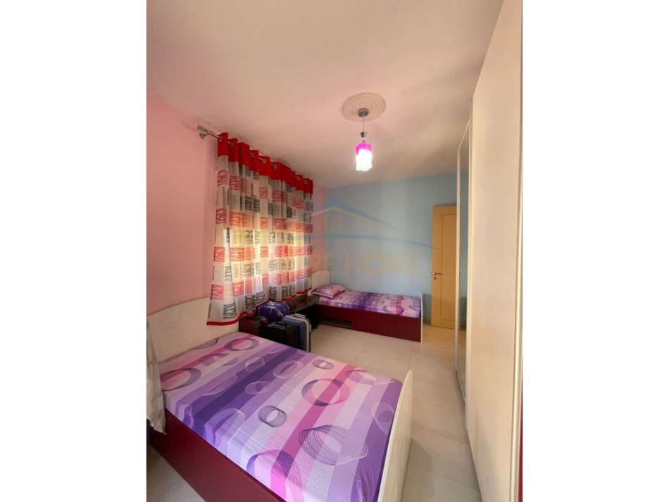 Tirane, jepet me qera apartament 2+1+Ballkon Kati 7, 98 m² 600 € 