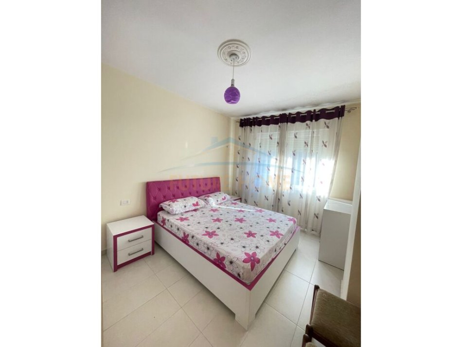 Tirane, jepet me qera apartament 2+1+Ballkon Kati 7, 98 m² 600 € 