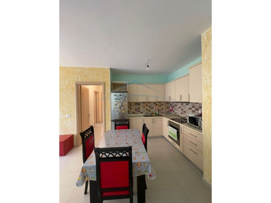 Tirane, jepet me qera apartament 2+1+Ballkon Kati 7, 98 m² 600 € 
