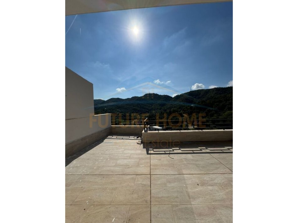 Tirane, shitet apartament 4+1 Kati 4, 164 m² 330.000 € (kopshti zoologjik)