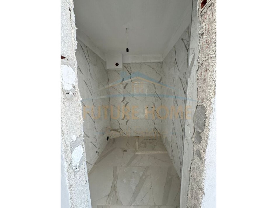 Tirane, shitet apartament duplex 4+1 Kati 4, 175 m² 330.000 € (KOOPSHTI ZOLOGJIK)