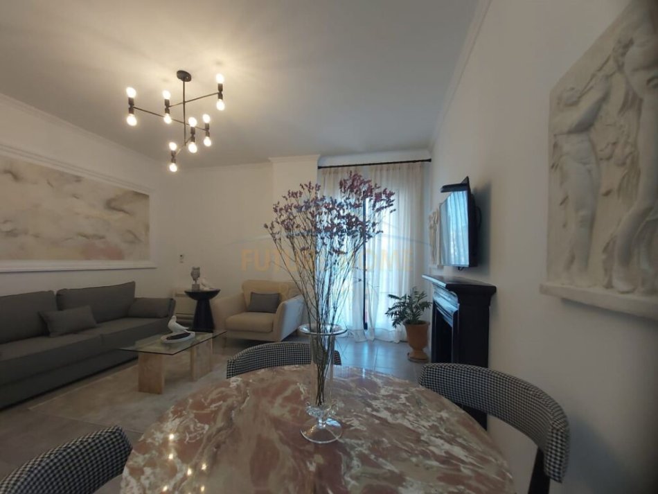 Tirane, jepet me qera apartament 2+1 Kati 4, 67 m² 1.250 € (qender)