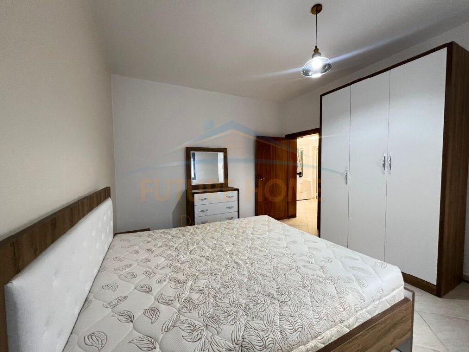 Durres, jepet me qera apartament 2+1+Ballkon Kati 2, 68 m² 450 € (MUZEUMI)