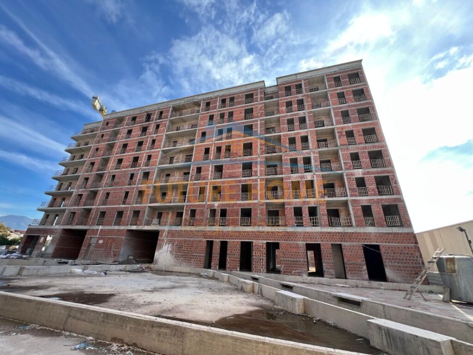 Tirane, shitet apartament 1+1+Ballkon Kati 5, 60 m² 72.000 € (Dogana)