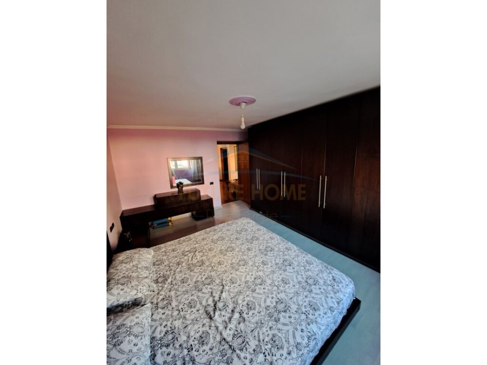 Tirane, shitet apartament 2+1+Ballkon Kati 2, 91 m² 160.000 € (Rruga Mine Peza)