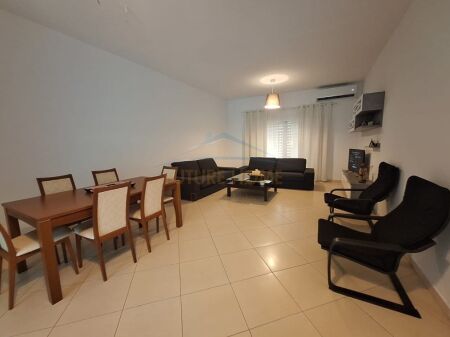 Durres, jepet me qera apartament 2+1+2 Kati 2, 129 m² 450 € (Rruga e Miqesise, Durres AREA45494)