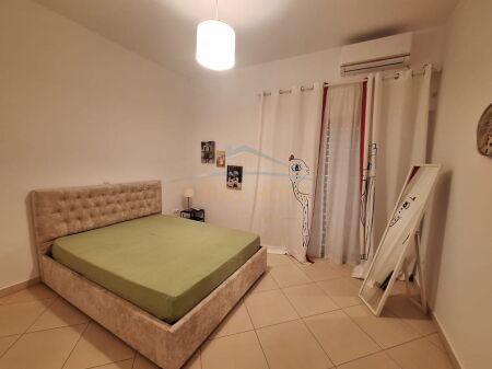 Durres, jepet me qera apartament 2+1+2 Kati 2, 129 m² 450 € (Rruga e Miqesise, Durres AREA45494)