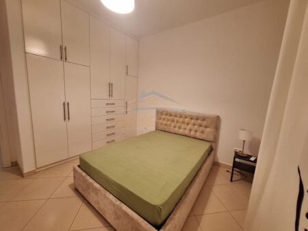Durres, jepet me qera apartament 2+1+2 Kati 2, 129 m² 450 € (Rruga e Miqesise, Durres AREA45494)