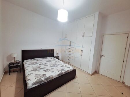 Durres, jepet me qera apartament 2+1+2 Kati 2, 129 m² 450 € (Rruga e Miqesise, Durres AREA45494)