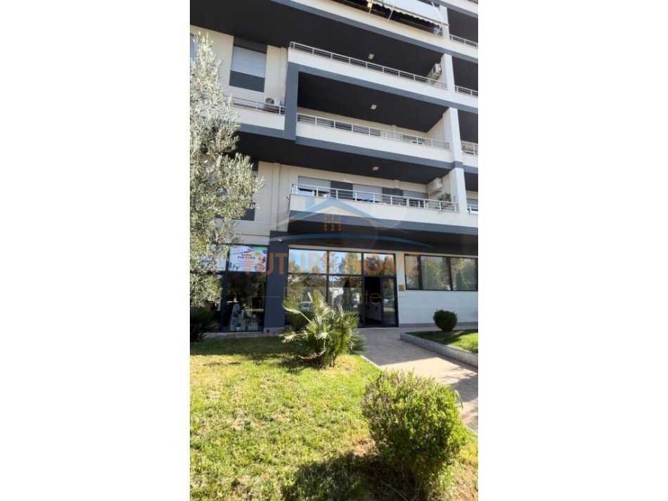 Tirane, shes apartament 2+1+Aneks+Ballkon Kati 1, 115 m² 155.000 € (kinostudio)