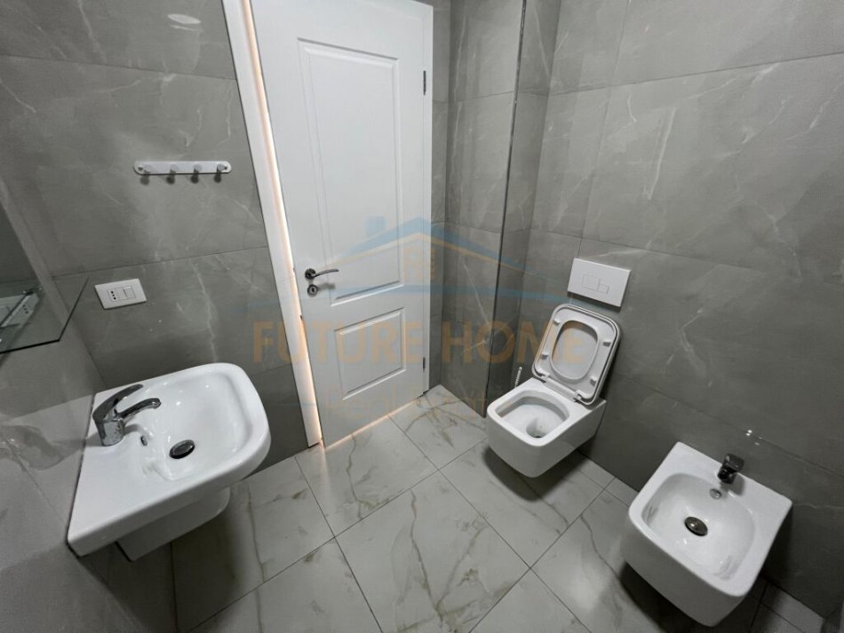 Tirane, jepet me qera apartament 2+1+Ballkon Kati 1, 100 m² 500 € (Unaza e Re)