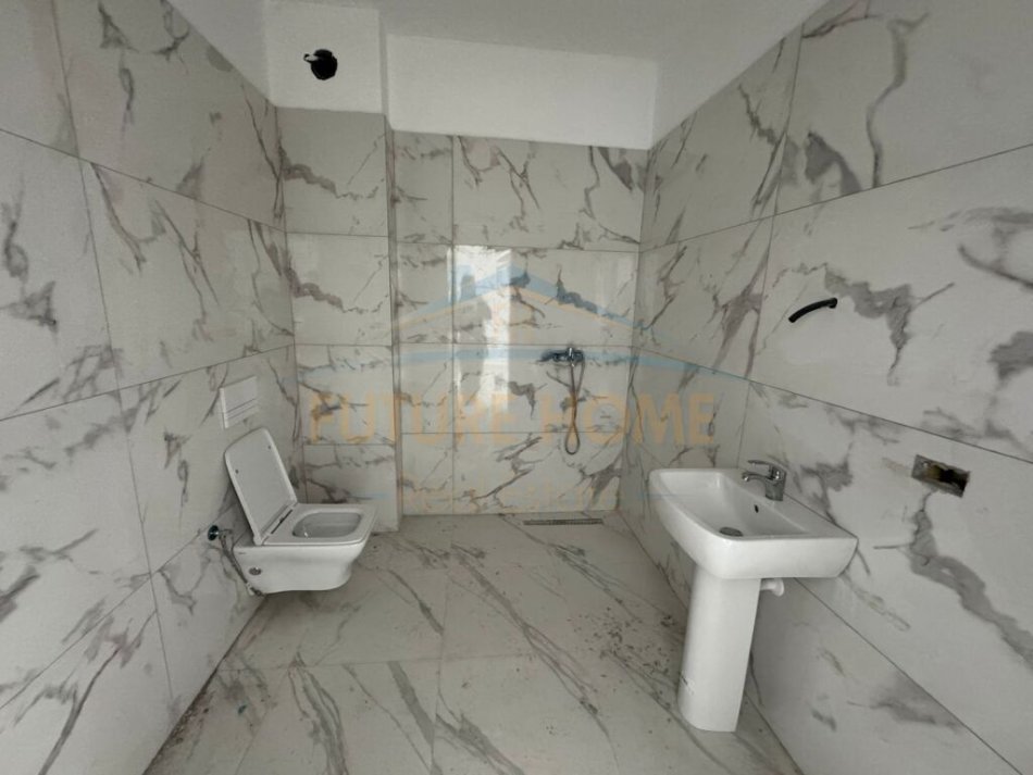 Durres, shitet apartament 1+1 Kati 7, 71 m² 111.755 € (Qerret, Durres)