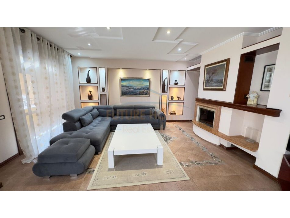 Tirane, jepet me qera apartament 3+1+Aneks Kati 8, 200 m² 1.000 € (Komuna e Parisit)