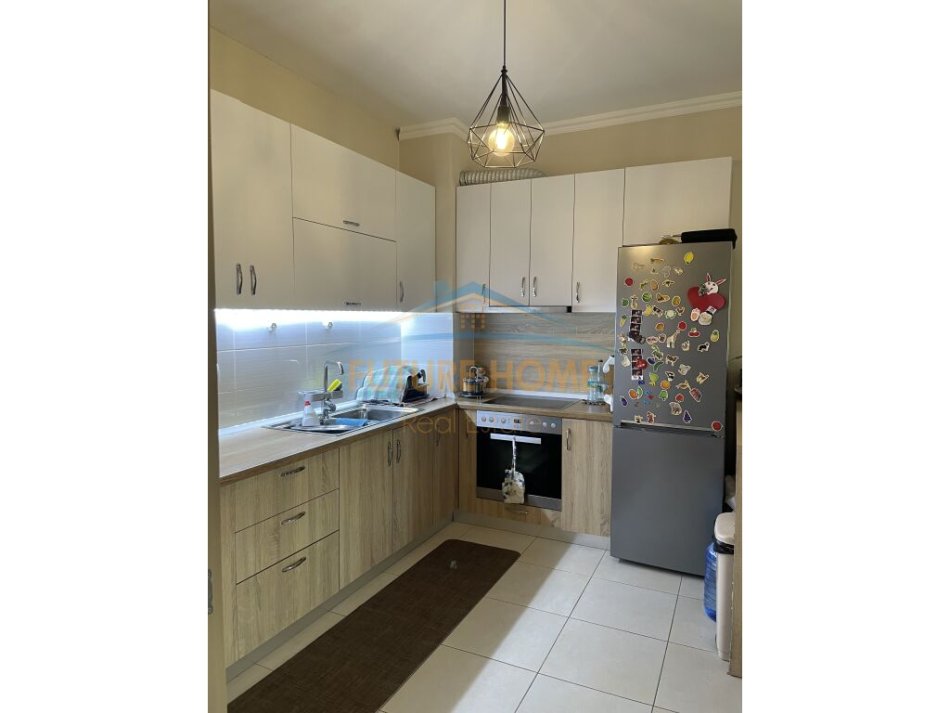 Tirane, shes apartament 2+1+Aneks+Ballkon Kati 1, 115 m² 155.000 € (kinostudio)