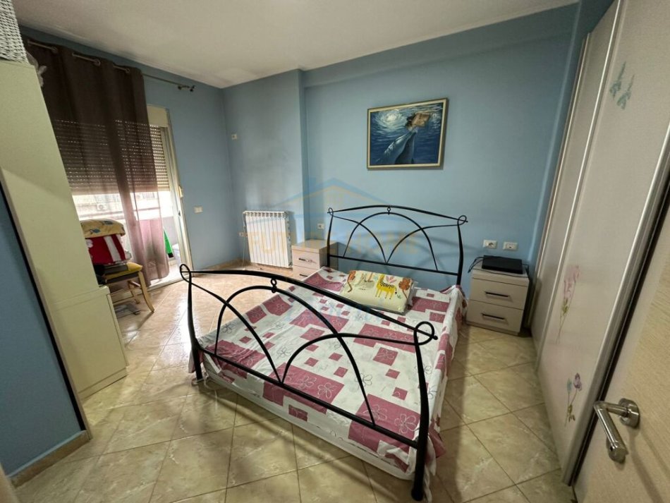 Tirane, shitet apartament 2+1+Ballkon Kati 6, 94 m² 125.000 € (UNAZA E RE)