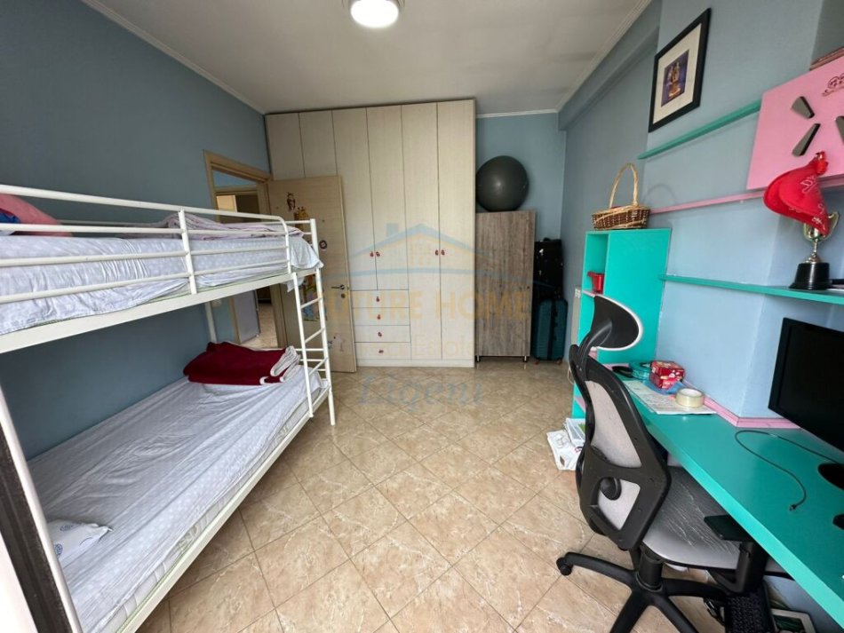 Tirane, shitet apartament 2+1+Ballkon Kati 6, 94 m² 125.000 € (UNAZA E RE)