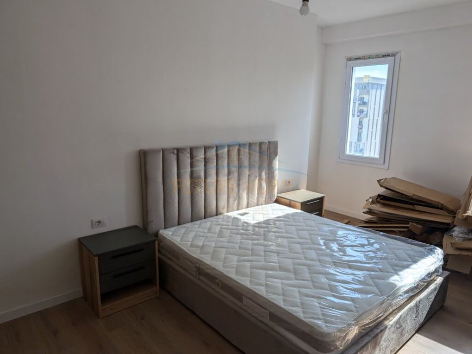 Tirane, jepet me qera apartament 3+1+Ballkon Kati 9, 103 m² 700 € (FUSHA E AVIACIONIT)