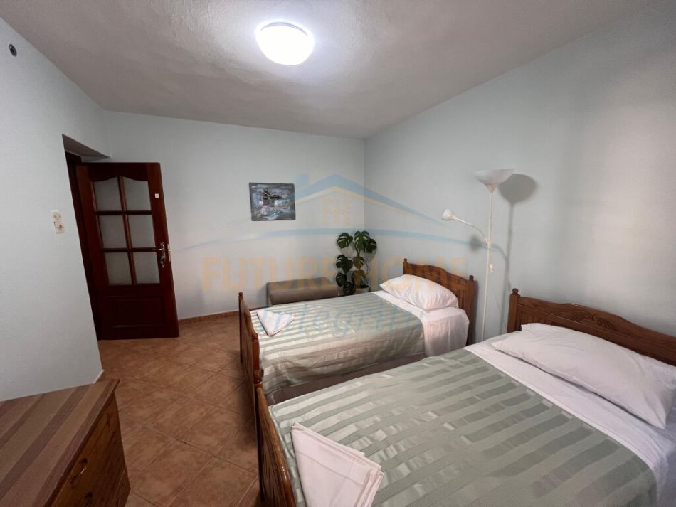 Tirane, jepet me qera apartament 2+1 Kati 2, 500 € (Xhamia Tabakeve)