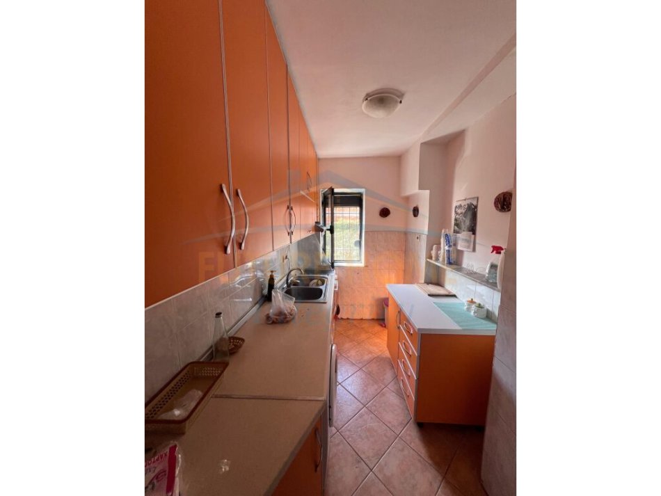 Tirane, jepet me qera apartament 2+1 Kati 2, 85 m² 500 € (Rruga Petro Nini Luarasi Mini Bashkia 2)