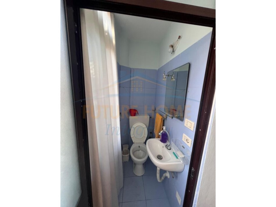 Tirane, jepet me qera apartament 2+1 Kati 2, 85 m² 500 € (Rruga Petro Nini Luarasi Mini Bashkia 2)